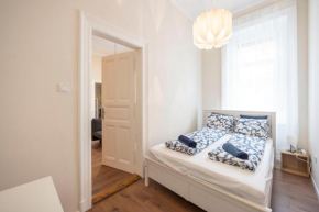 Lovely Central Apartment by Julia